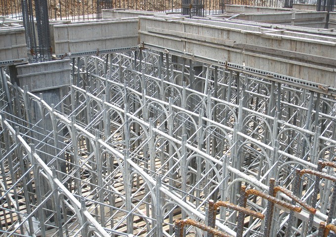 鷹架工廠提供的活動式鷹架，輕巧便捷，適用於多種高空作業。