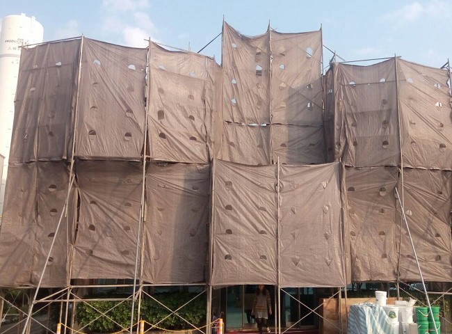 高雄阿蓮區建築工地，雅英鷹架公司提供安全施工架