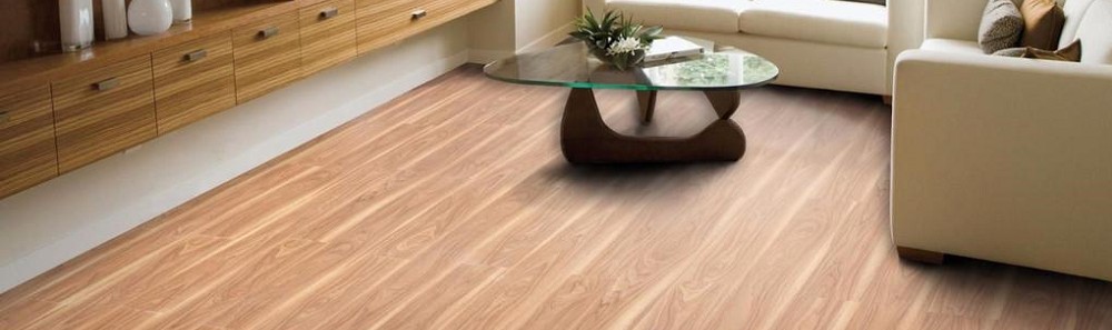 台中卡扣式地板施工後，木紋質感讓空間更溫暖